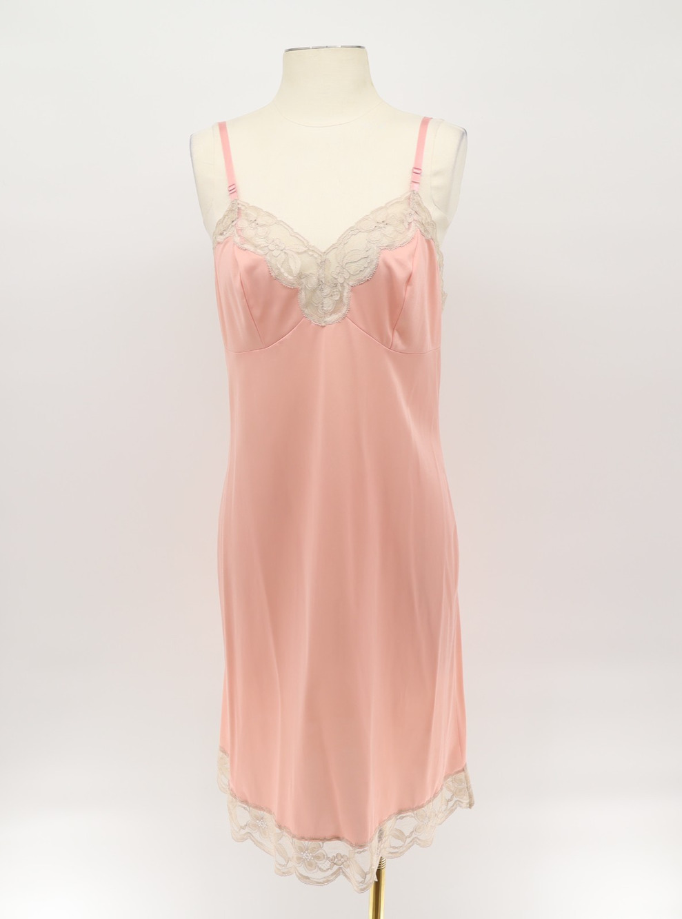 Vintage Vanity Fair Nylon Peach Lace Trim Midi Slip Lingerie Women's Sz 38
